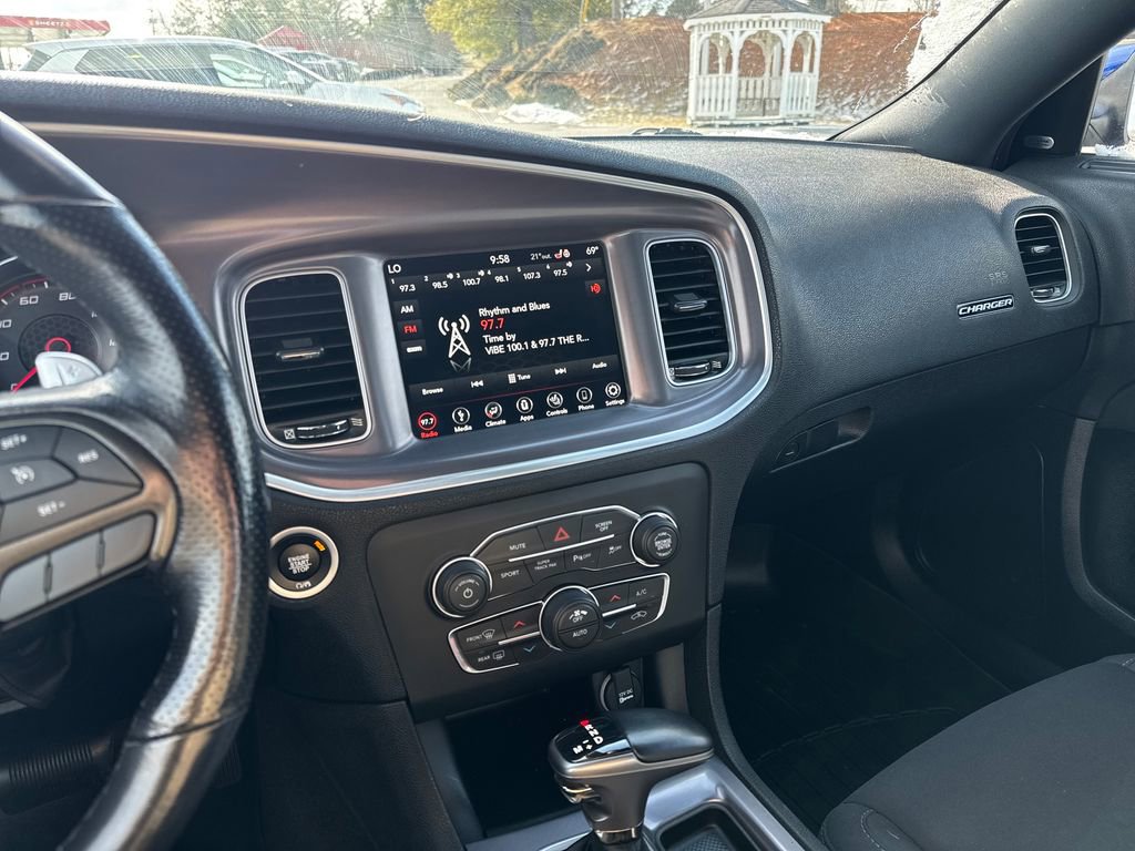 Used 2019 Dodge Charger SXT w/ Cold Weather Package image 18