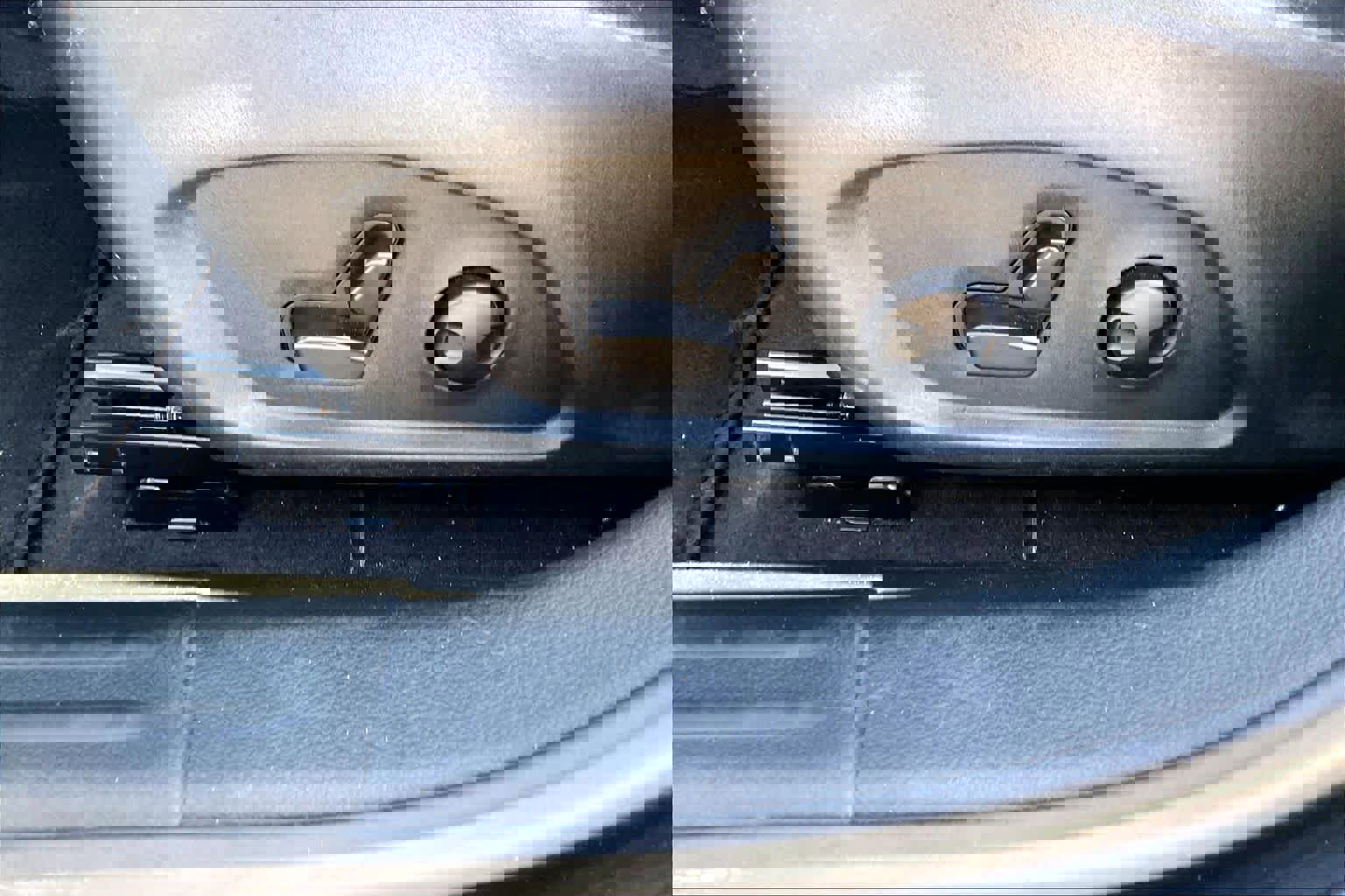 Used 2025 Jeep Compass Limited image 31