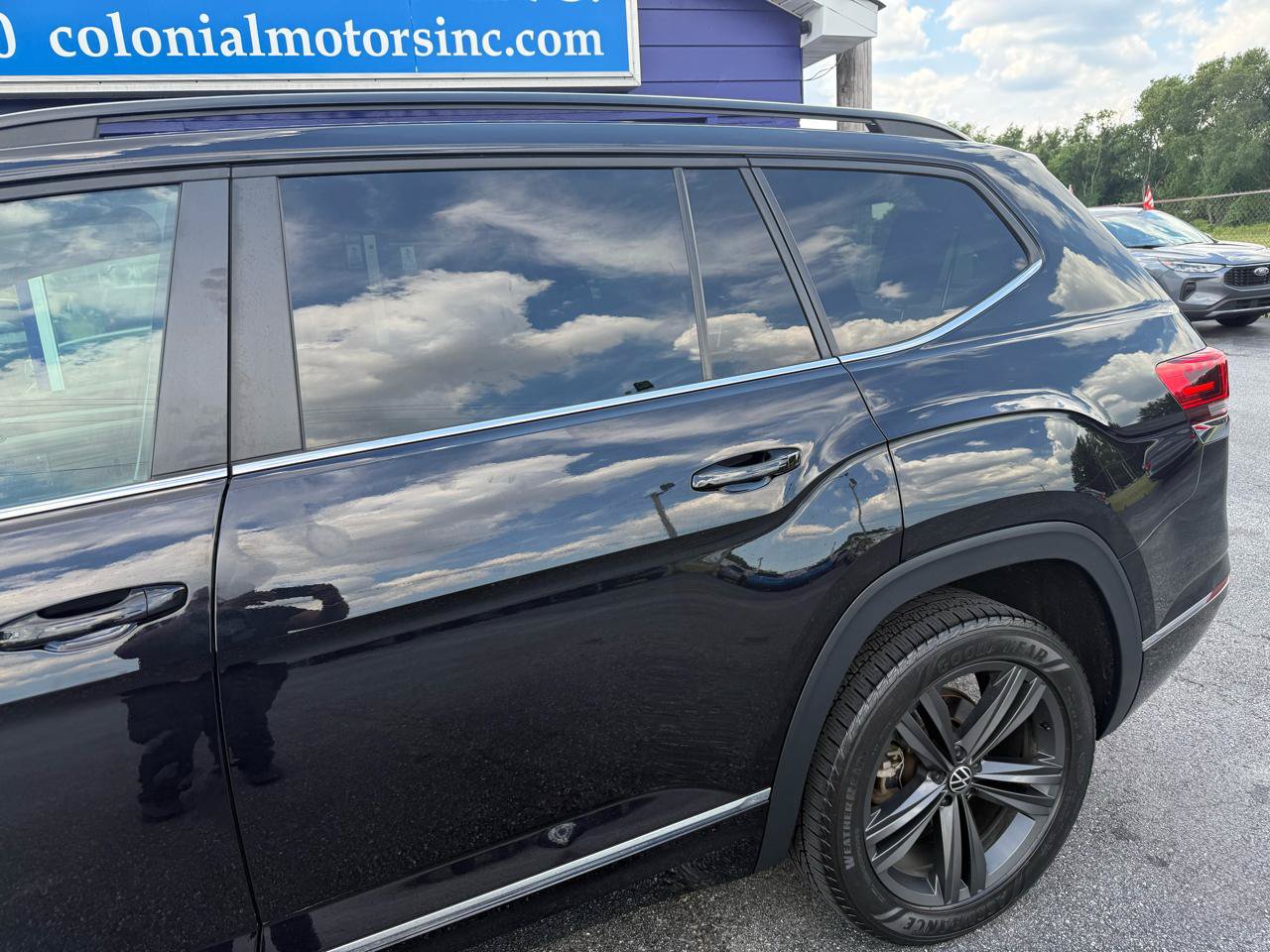 Used 2021 Volkswagen Atlas SE w/ Panoramic Sunroof Package AWD/4WD image 2