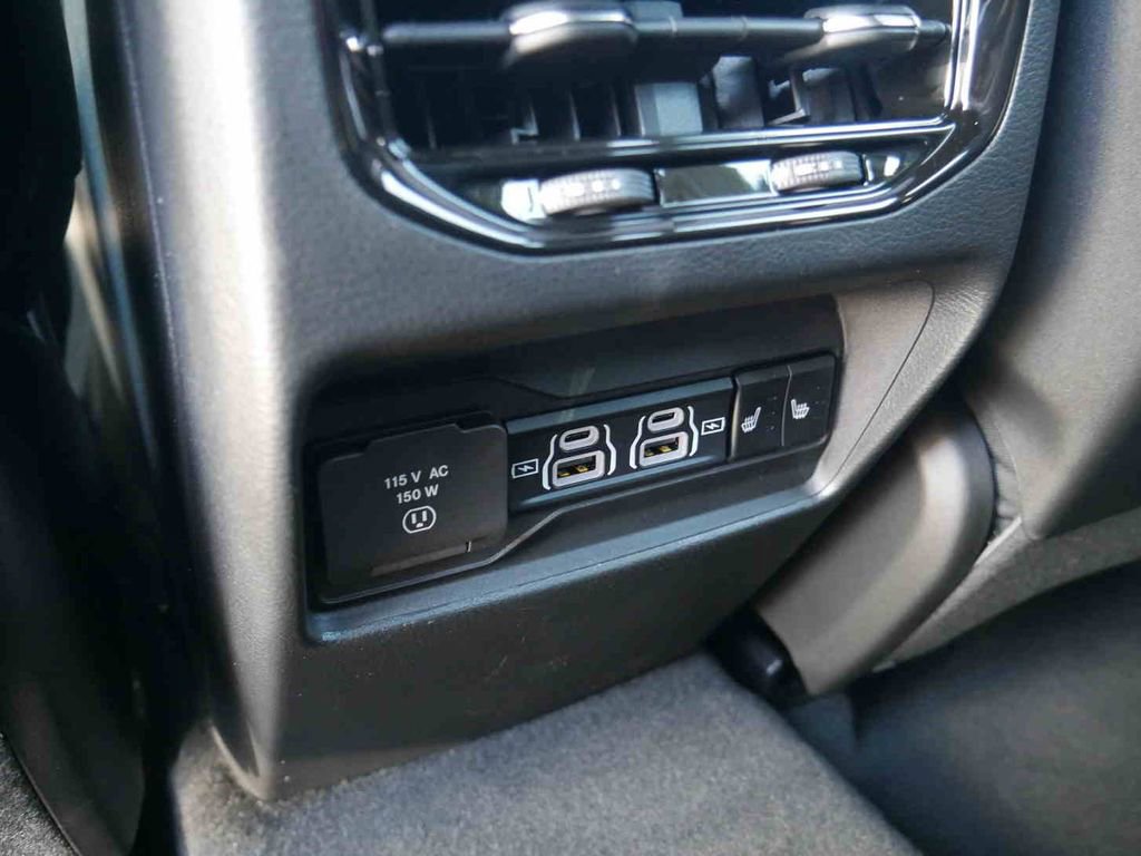 New 2025 Jeep Grand Cherokee Limited w/ Luxury Tech Group II image 14