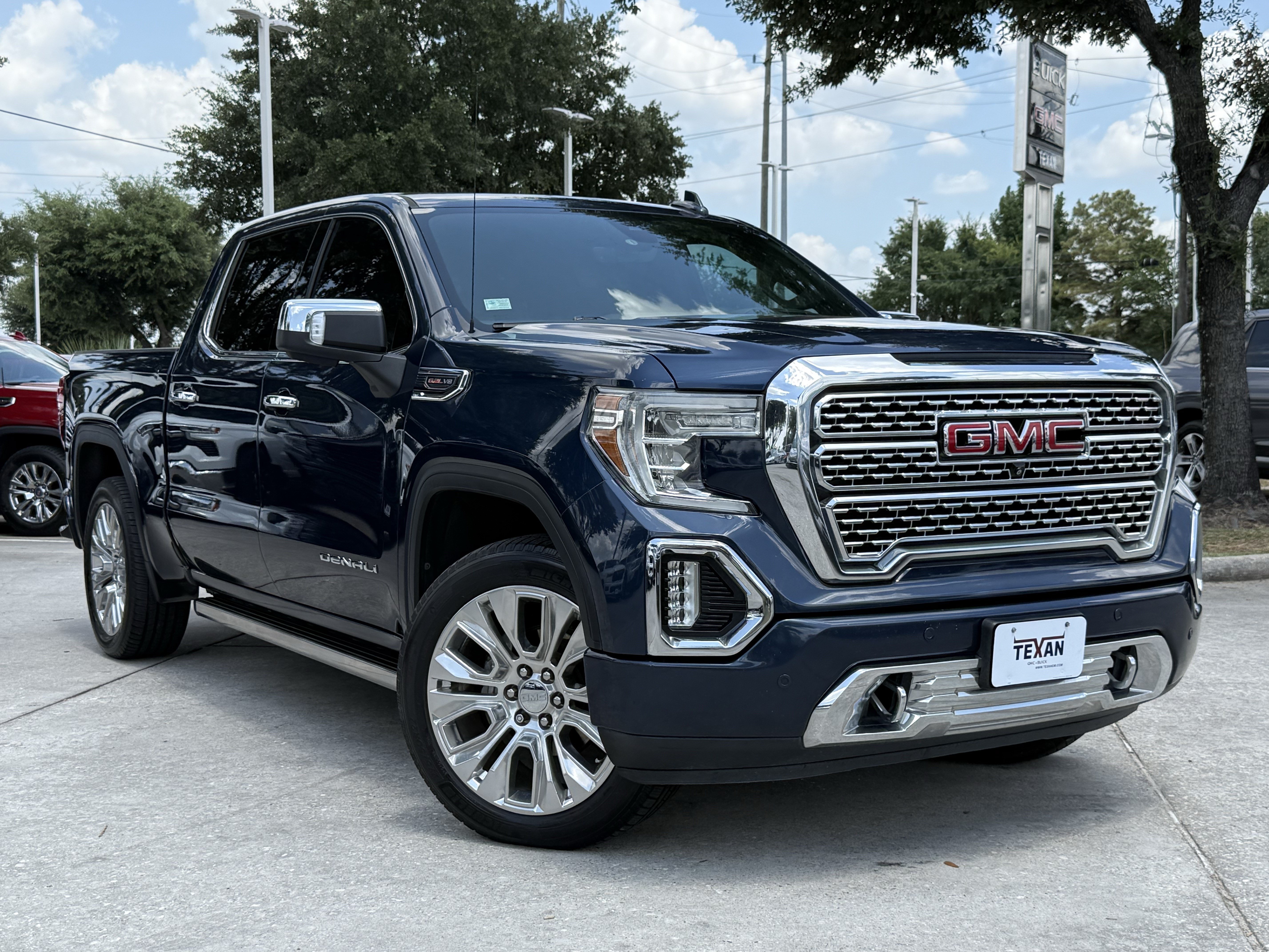Used 2020 GMC Sierra 1500 Denali w/ Denali Ultimate Package AWD/4WD image 2