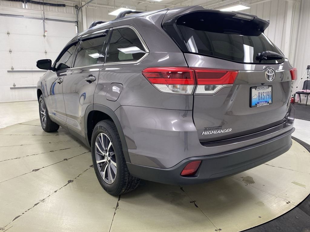 Used 2019 Toyota Highlander XLE FWD image 15