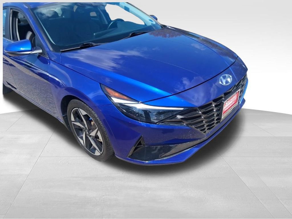 Used 2022 Hyundai Elantra Limited w/ Winter Weather Package image 8