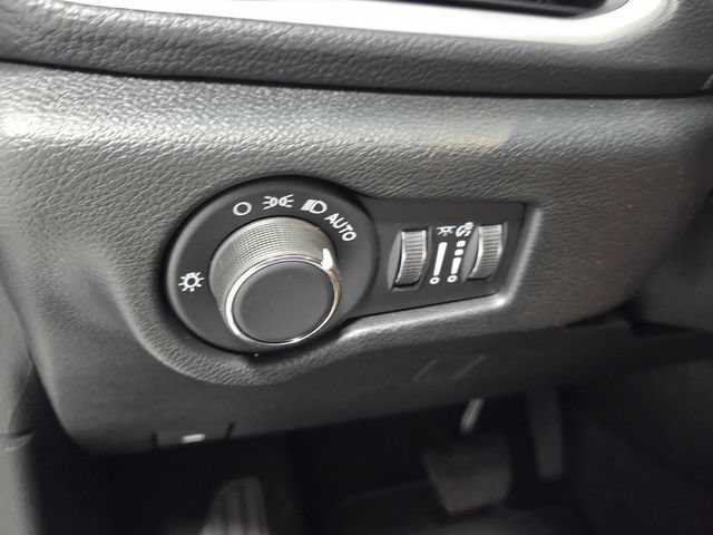 New 2027 Chrysler Pacifica Select w/ Family Tech Group FWD image 16