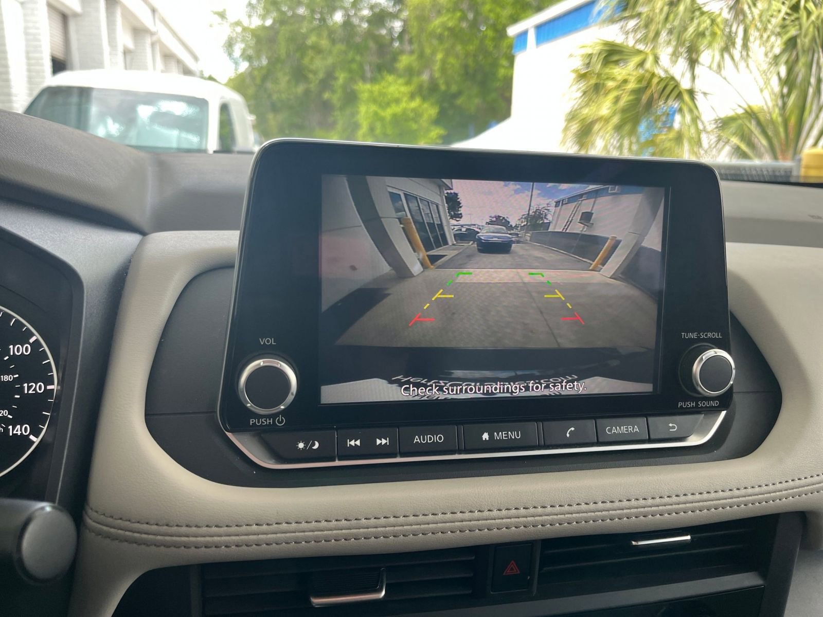 Used 2025 Nissan Rogue SV FWD image 25