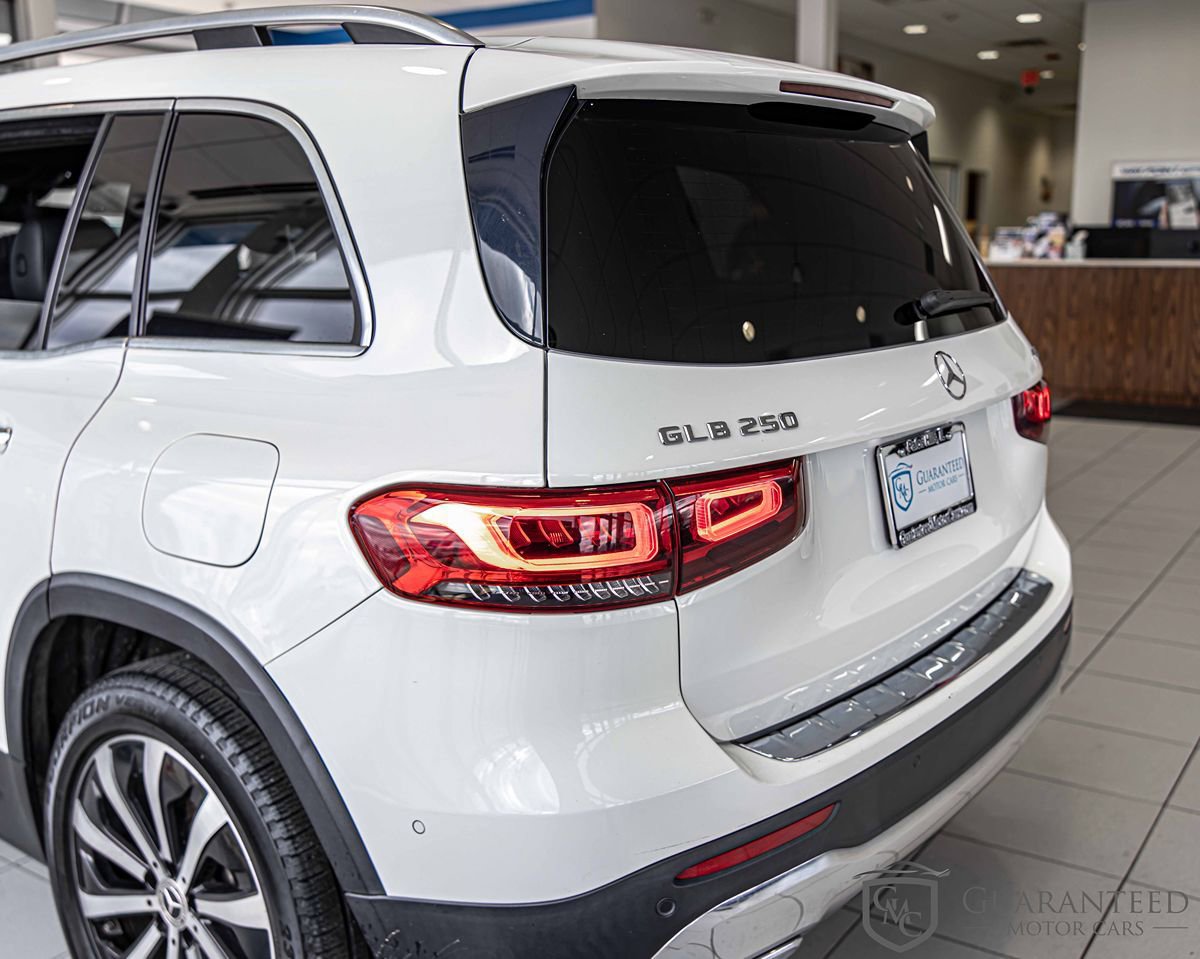 Used 2022 Mercedes-Benz GLB 250 4MATIC w/ Premium Package Lite image 14