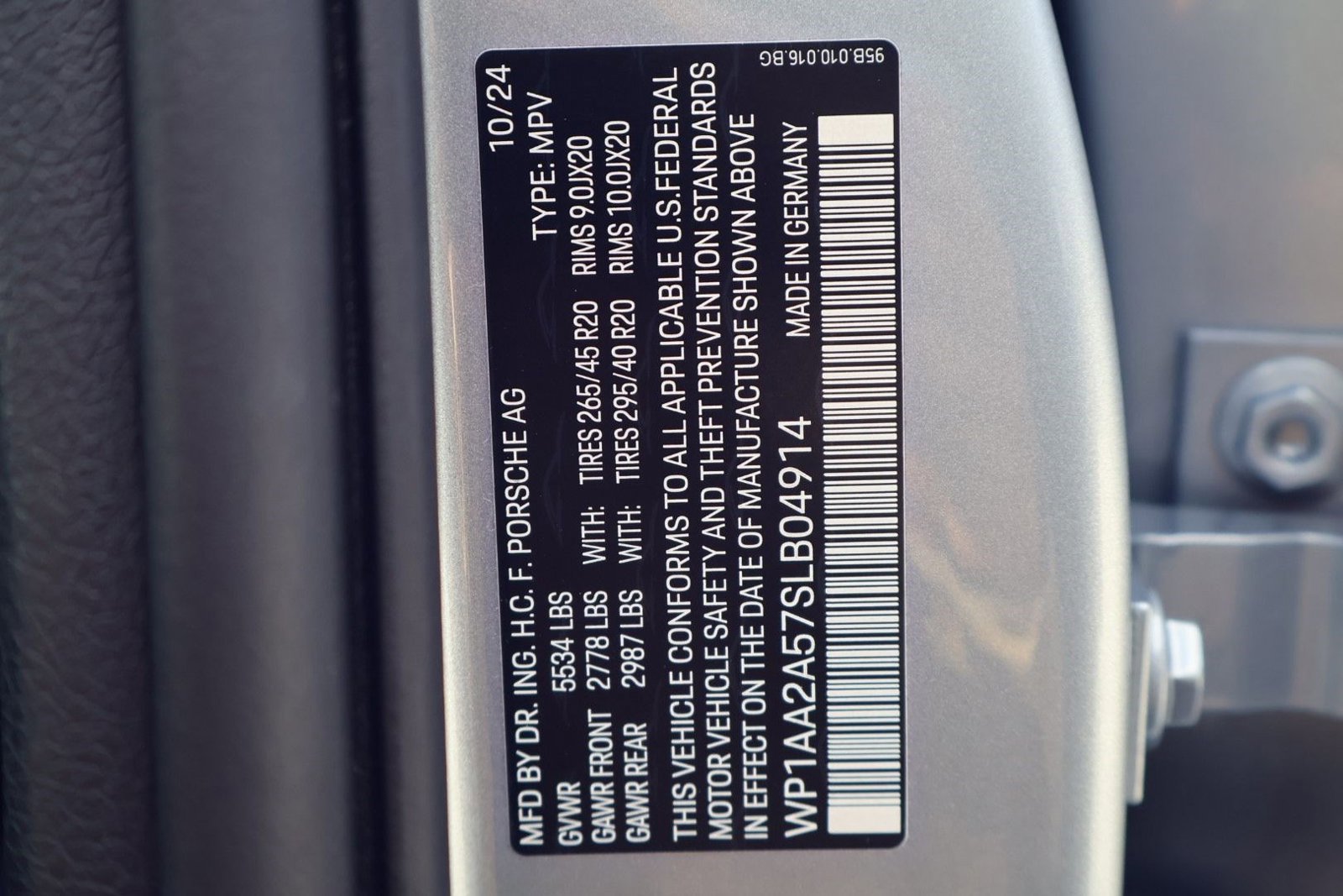 Certified 2025 Porsche Macan image 29