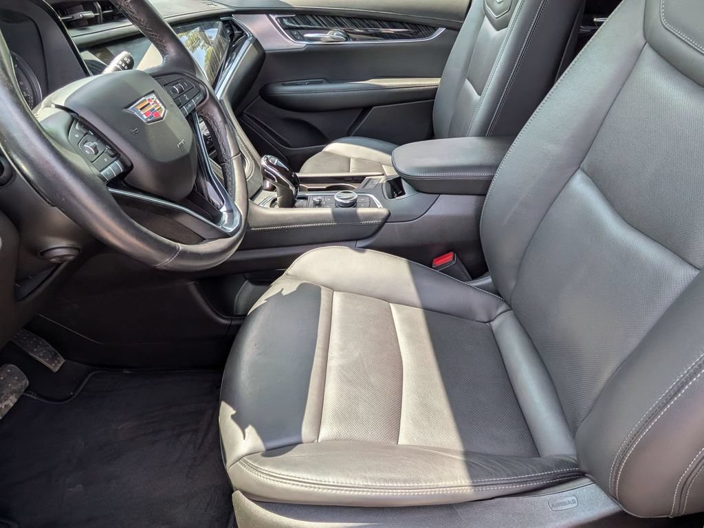 Used 2023 Cadillac XT6 Premium Luxury w/ Technology Package AWD/4WD image 12
