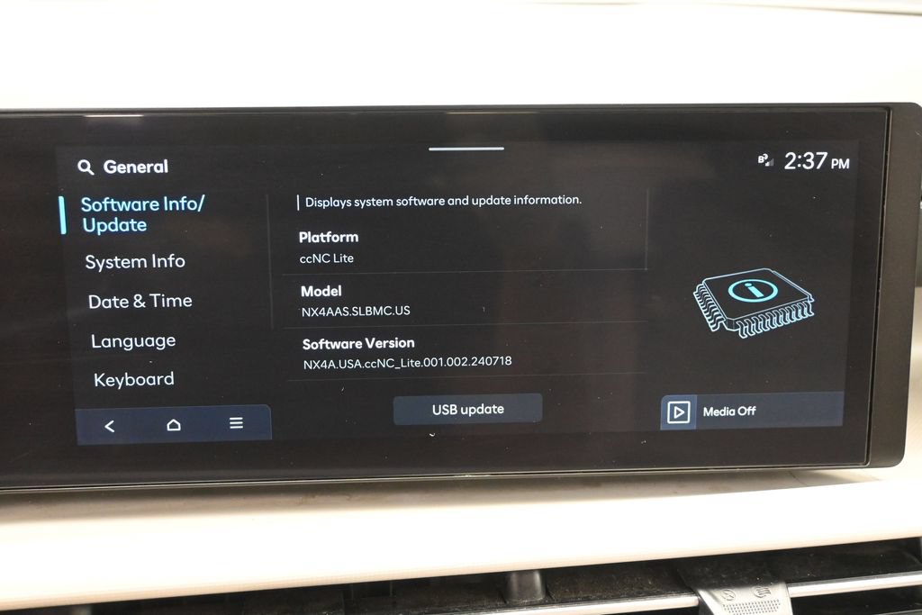 Used 2025 Hyundai Tucson SE FWD image 22