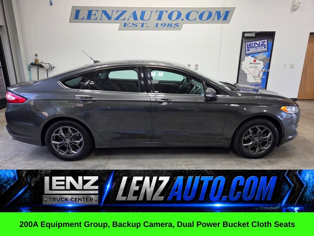Used 2015 Ford Fusion SE FWD image 1