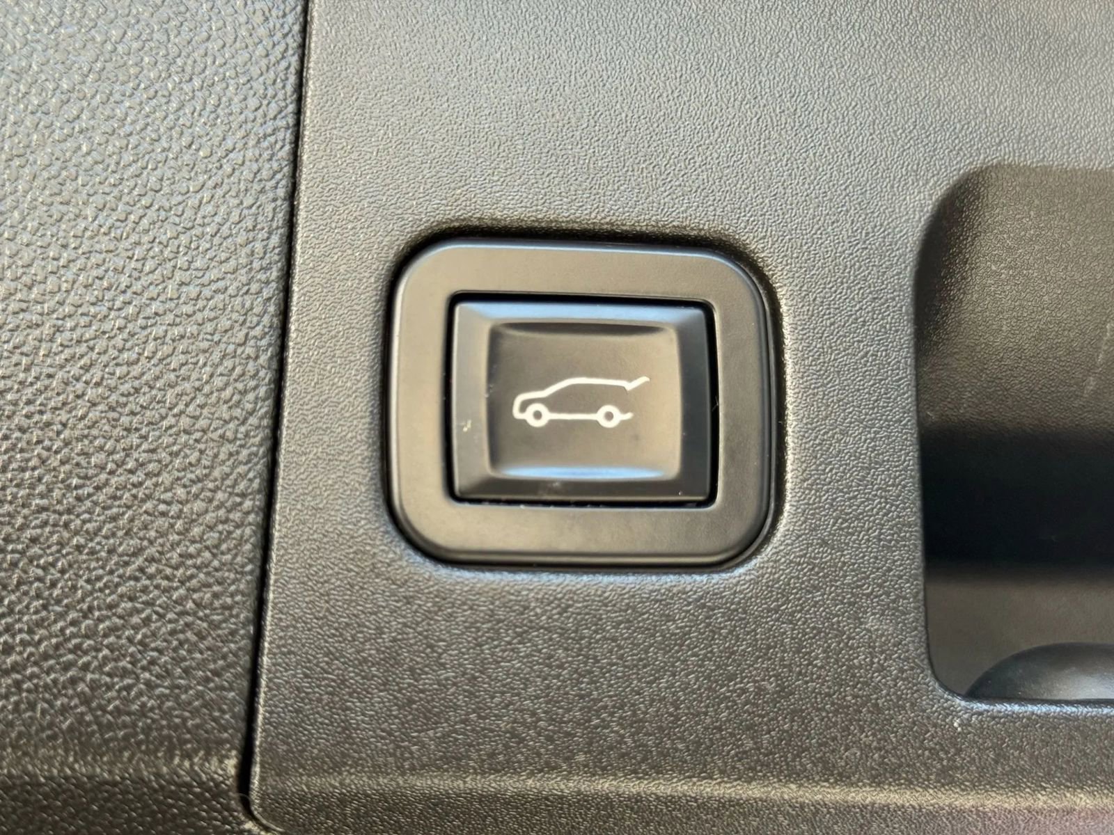 Used 2017 Cadillac XT5 Luxury image 16