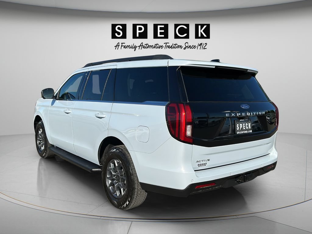 Used 2025 Ford Expedition Active AWD/4WD image 3