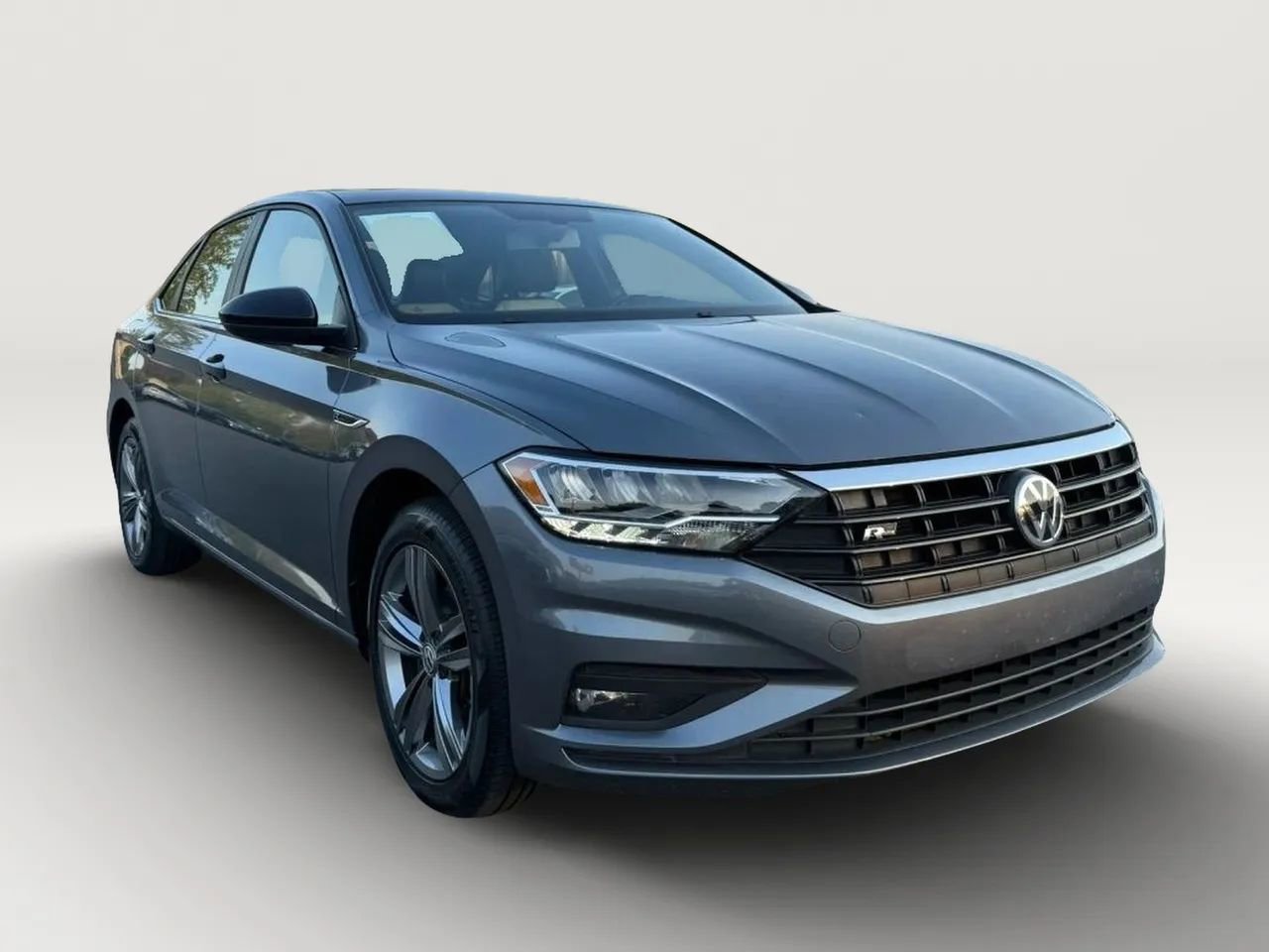 Used 2019 Volkswagen Jetta R-Line w/ R-Line Cold Weather Package FWD image 2