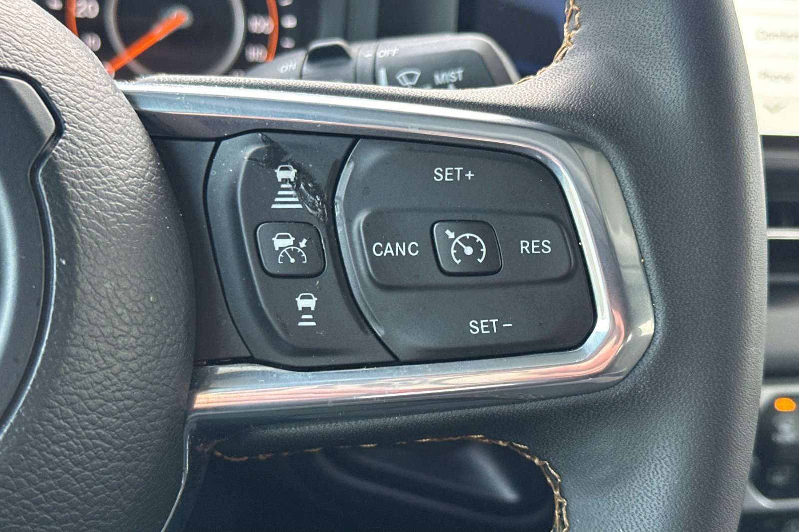 Used 2025 Jeep Wrangler Sahara image 37