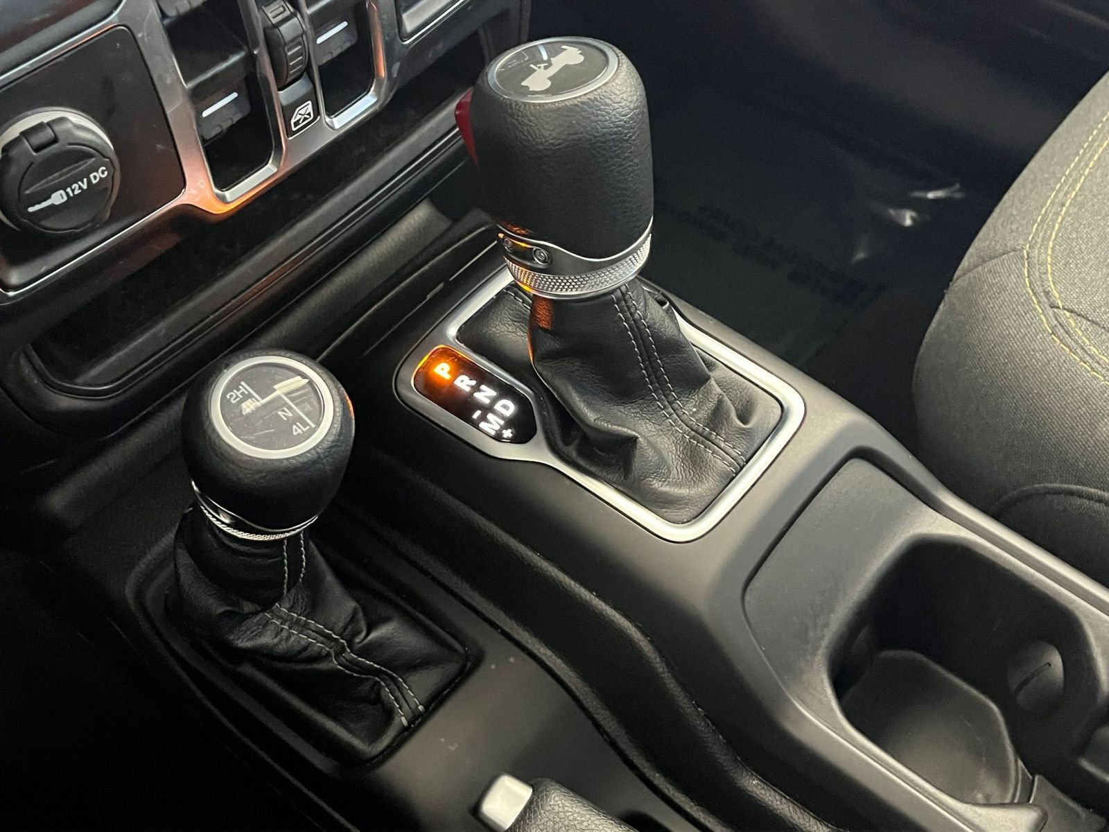 Used 2025 Jeep Wrangler Sahara image 41