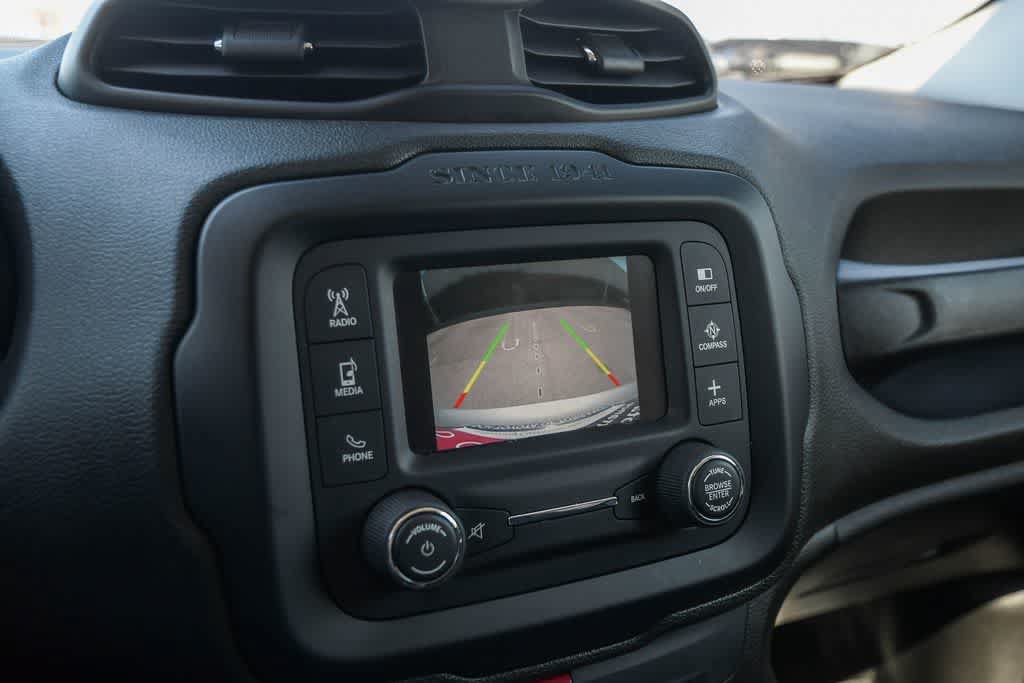 Used 2017 Jeep Renegade Altitude FWD image 21