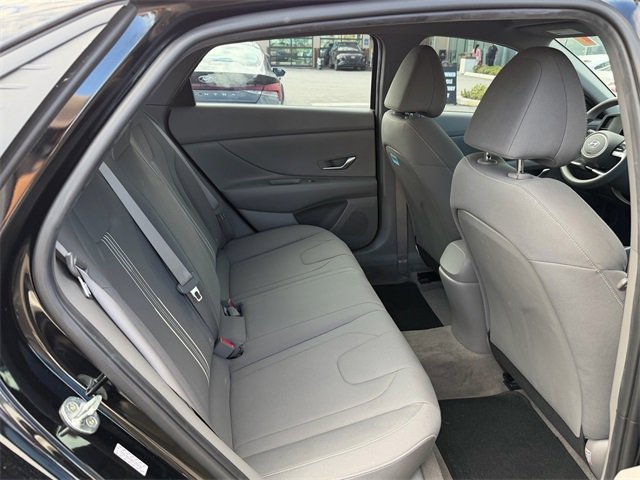 Used 2023 Hyundai Elantra SEL image 13