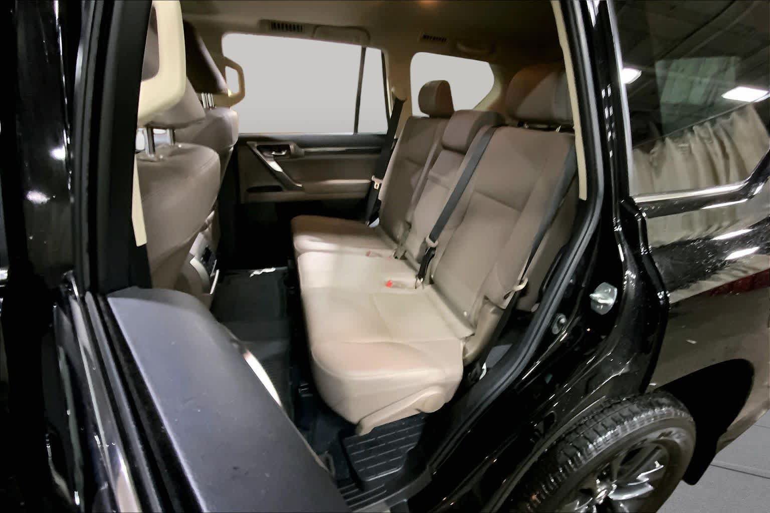 Certified 2023 Lexus GX 460 Premium w/ Premium Package AWD/4WD image 21