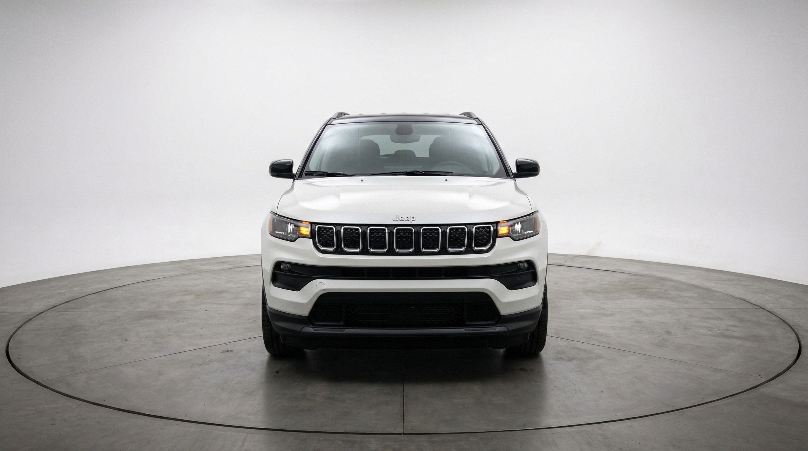 Used 2025 Jeep Compass Limited AWD/4WD image 2