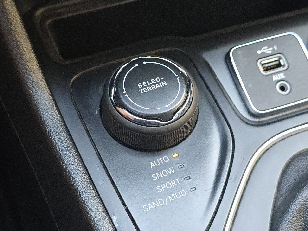 Used 2021 Jeep Cherokee Latitude Lux image 30