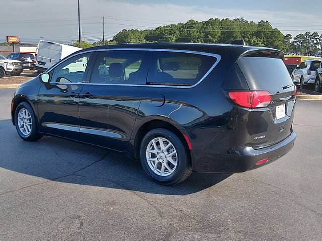 Used 2023 Chrysler Voyager LX FWD image 5