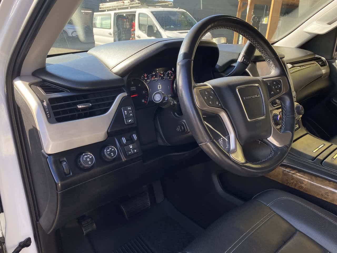 Used 2016 GMC Yukon XL Denali w/ Open Road Package AWD/4WD image 2