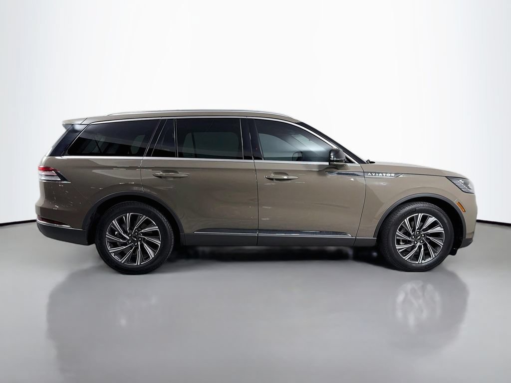 Used 2025 Lincoln Aviator 2WD w/ Equipment Group 101A image 4