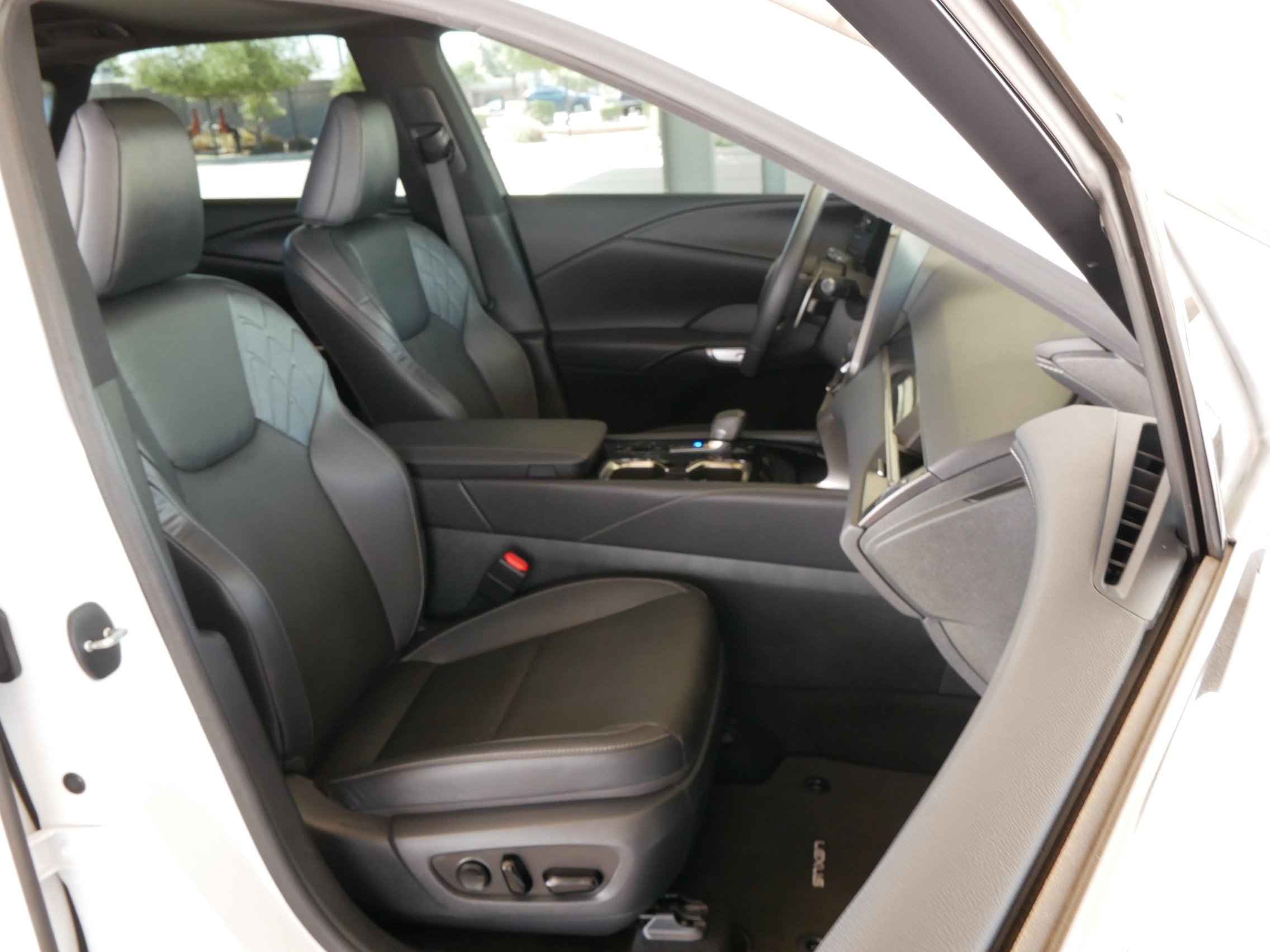 Used 2023 Lexus RX 350 FWD w/ Cold Area Package image 8