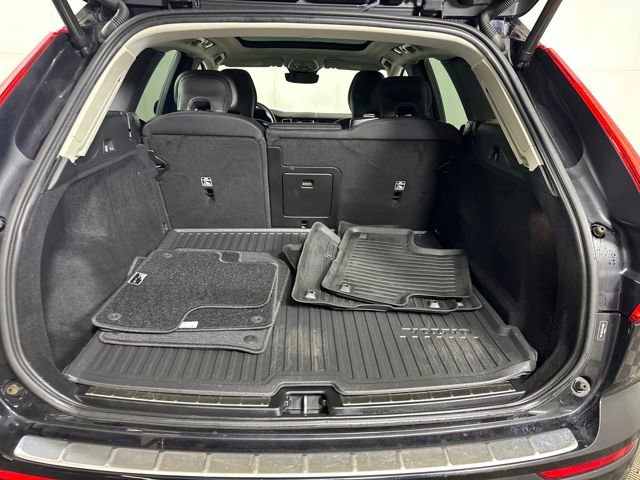 Used 2023 Volvo XC60 B5 Core image 25