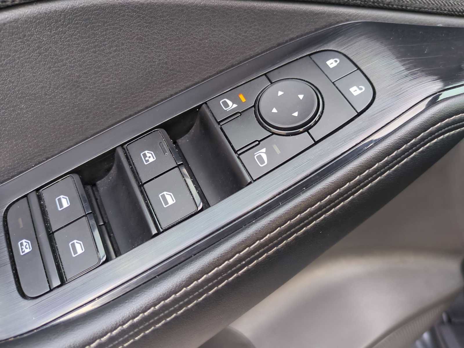 Used 2023 Nissan Rogue SV image 22