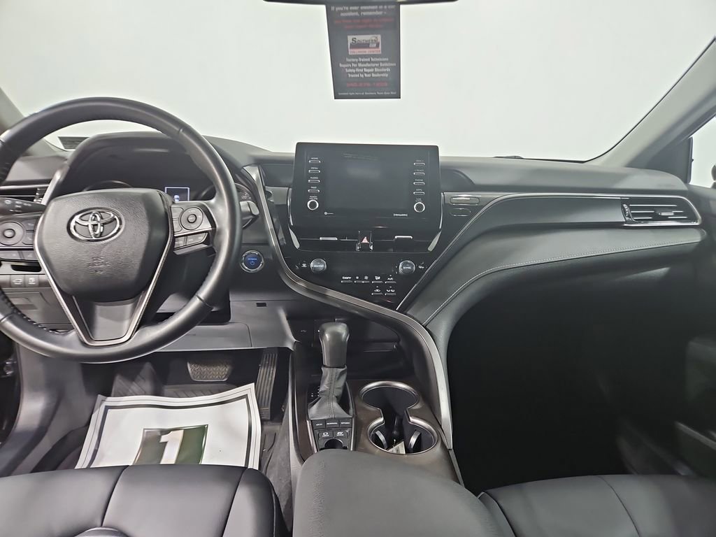 Used 2022 Toyota Camry SE FWD image 18