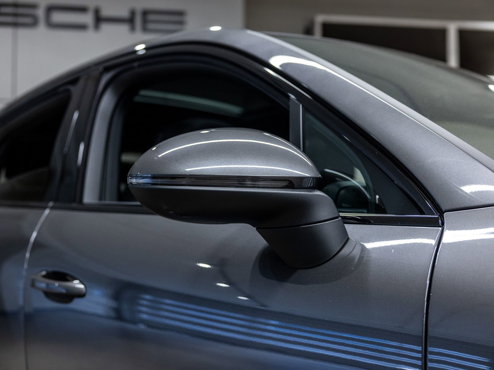 Certified 2025 Porsche Cayenne Coupe AWD/4WD image 16