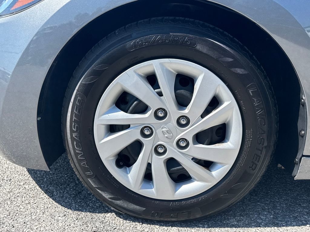 Used 2018 Hyundai Elantra SE FWD image 26