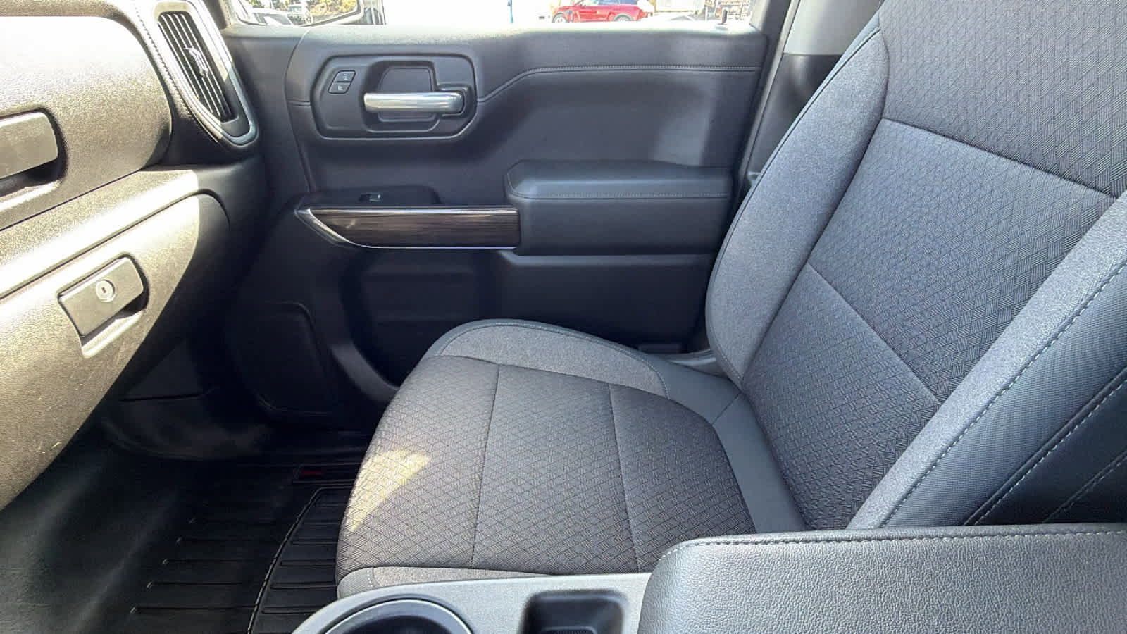 Used 2019 Chevrolet Silverado 1500 LT w/ All-Star Edition AWD/4WD image 12