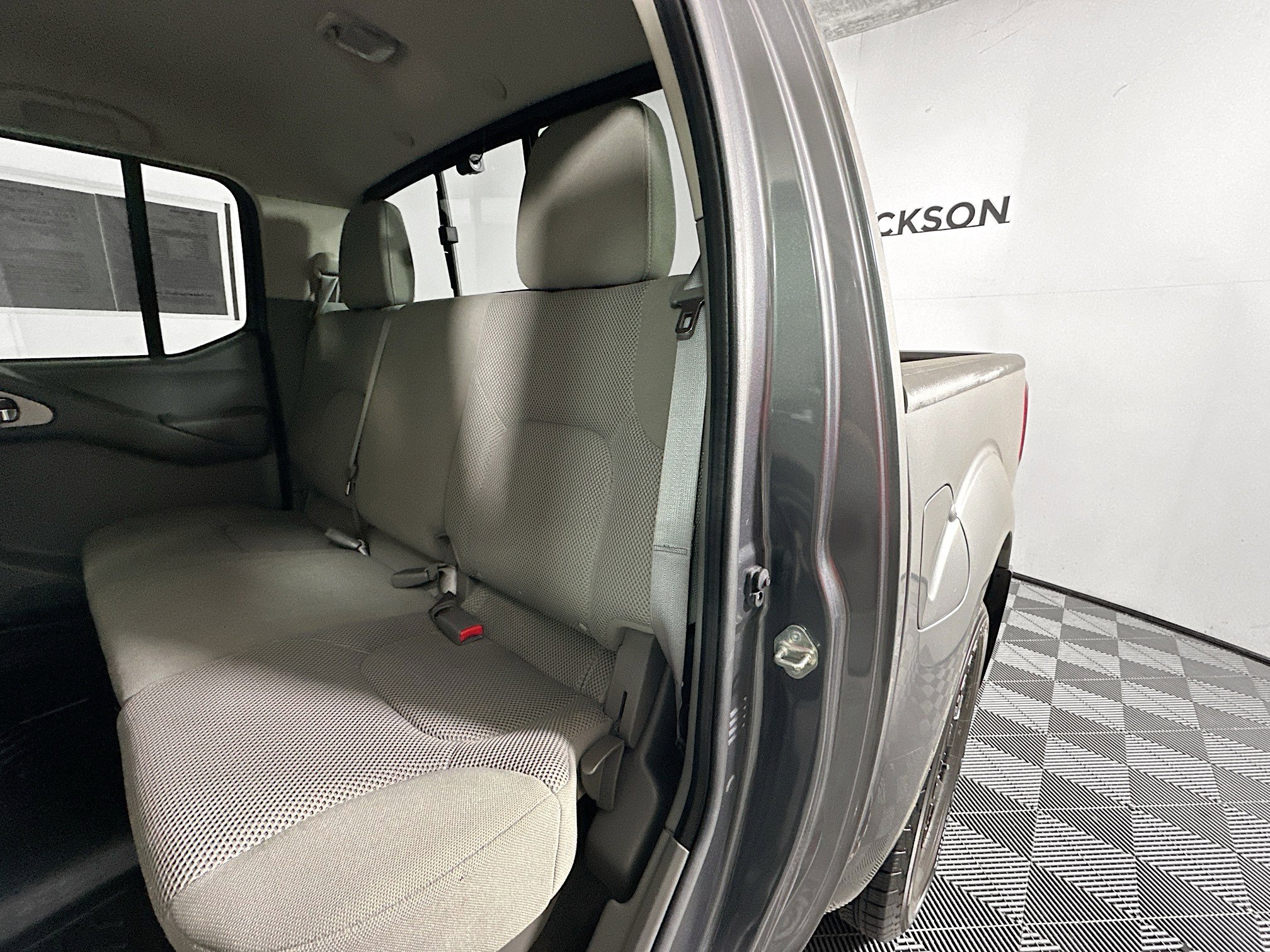 Used 2020 Nissan Frontier SV w/ Midnight Edition Floor Mats image 25