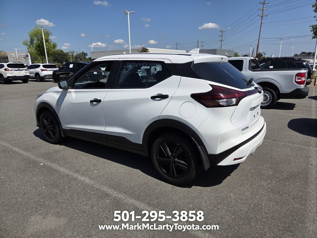 Used 2024 Nissan Kicks S FWD image 7