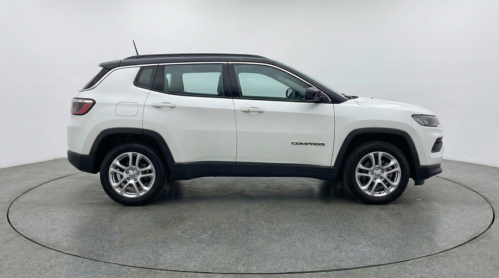 Used 2025 Jeep Compass Limited AWD/4WD image 11