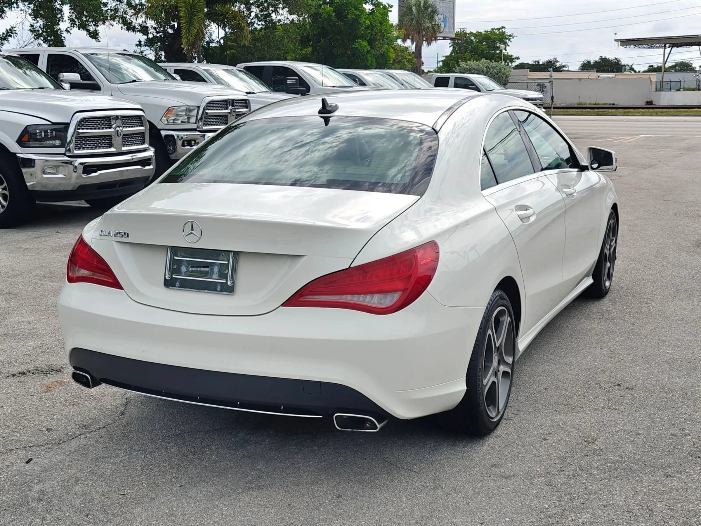 Used 2014 Mercedes-Benz CLA 250 image 7