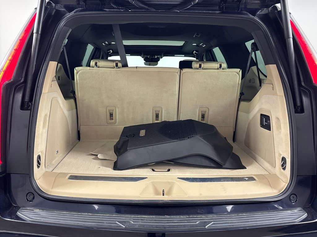 Used 2023 Cadillac Escalade ESV Premium Luxury image 34