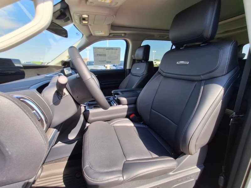 New 2025 Ford Expedition Platinum image 11