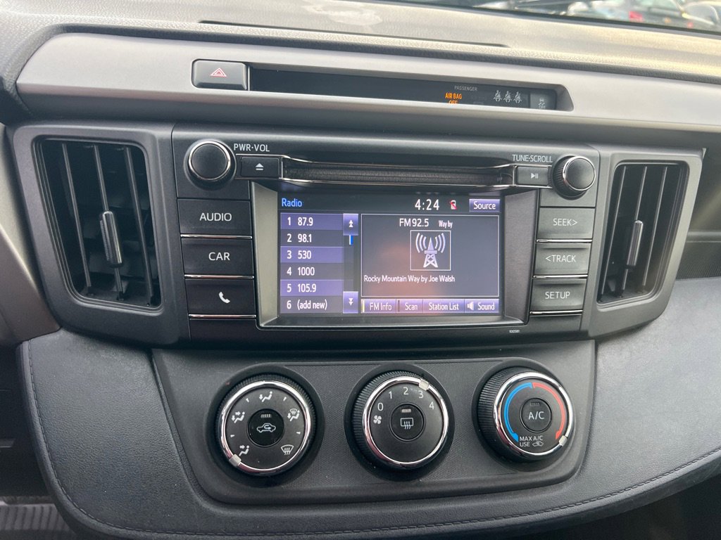 Used 2018 Toyota RAV4 LE image 30