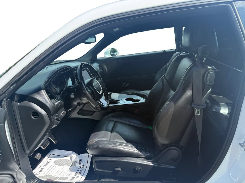 Used 2021 Dodge Challenger SXT w/ Plus Package RWD image 9
