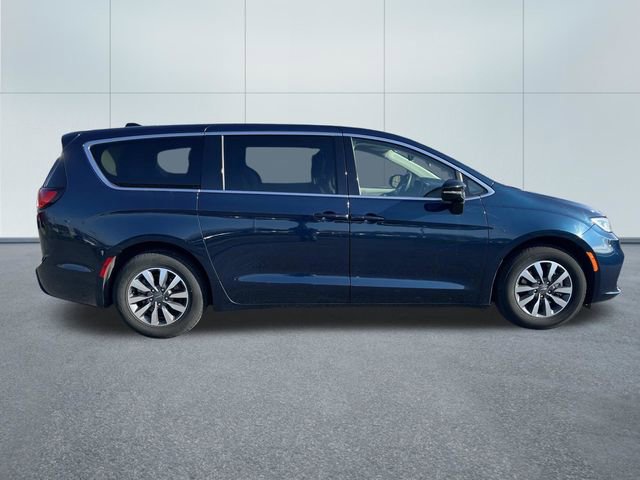 Used 2024 Chrysler Pacifica Limited FWD video 2