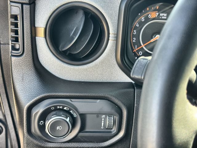 Used 2025 Jeep Wrangler Unlimited Sport AWD/4WD image 17
