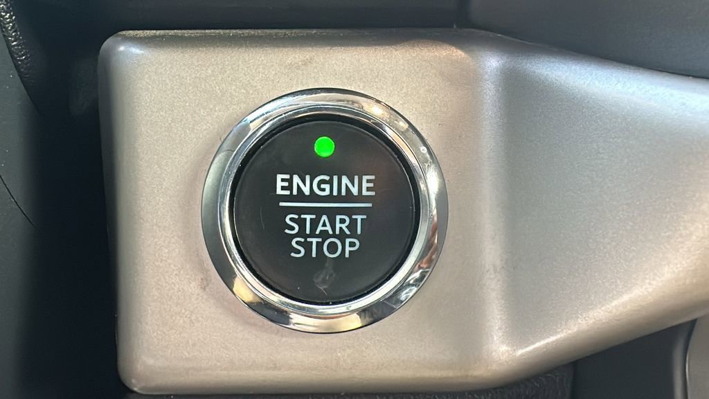 Used 2022 Ford Expedition XLT image 23