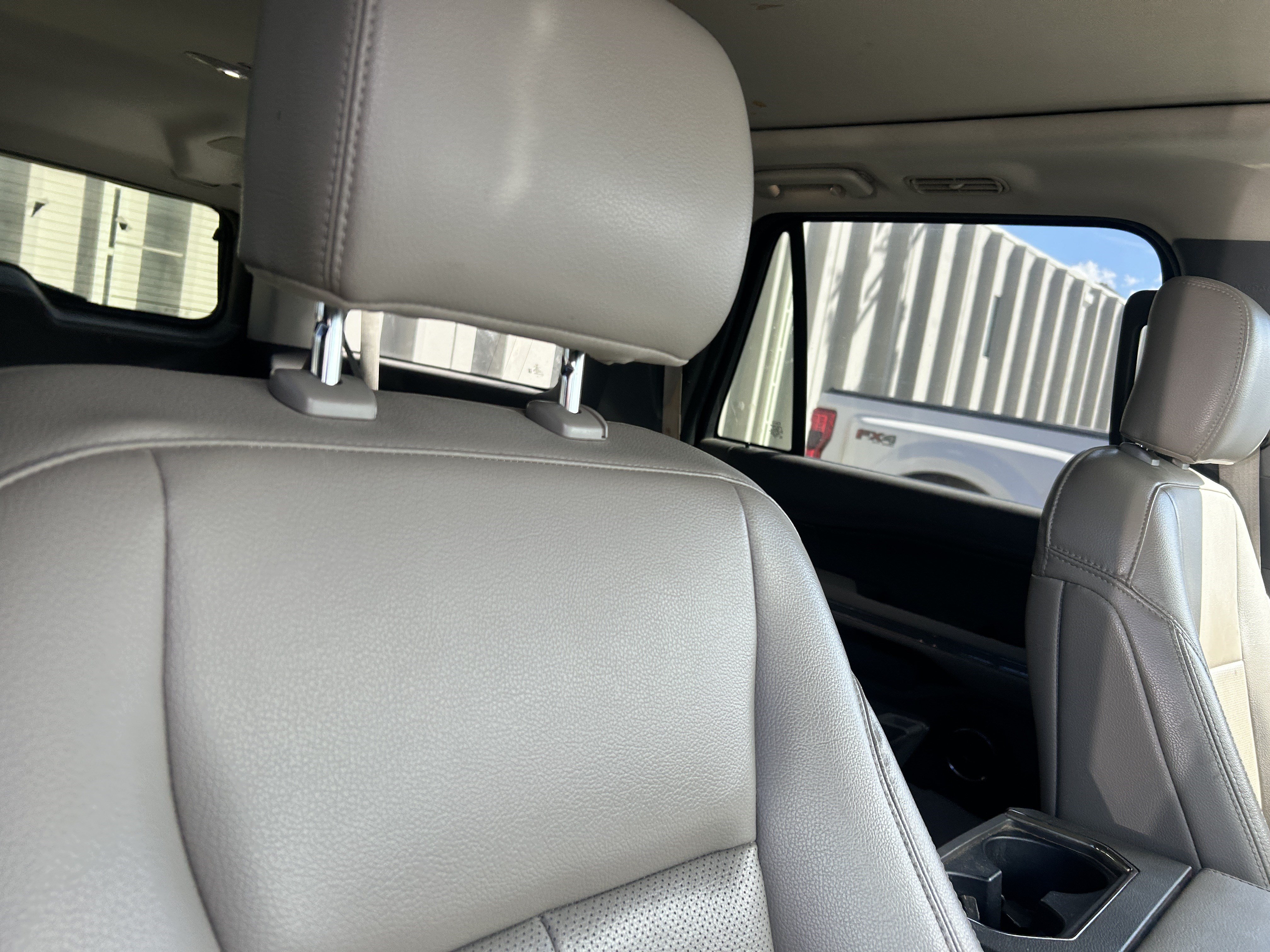 Used 2019 Ford Expedition Max XLT w/ Equipment Group 202A AWD/4WD image 13