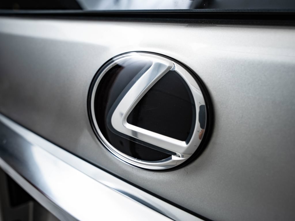 Certified 2023 Lexus GX 460 Premium w/ Accessory Package AWD/4WD image 18