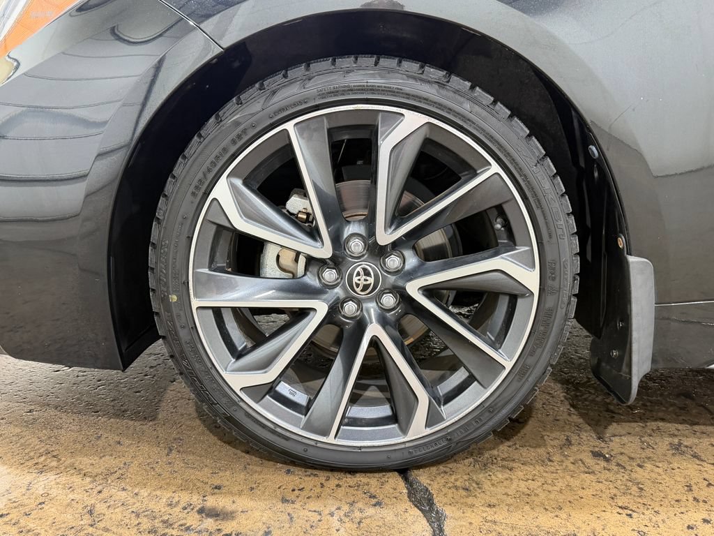 Used 2022 Toyota Corolla SE w/ SE Premium Package FWD image 9