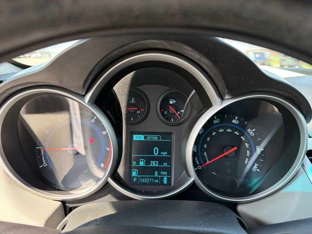 Used 2013 Chevrolet Cruze LS image 14