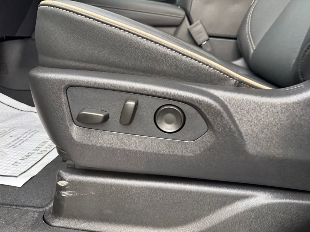 Used 2026 Chevrolet Tahoe Premier image 16